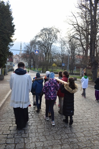 Ząbkowice Śl. Miejska Droga Krzyżowa ze św. Jadwigą i św. Janem Pawłem II 