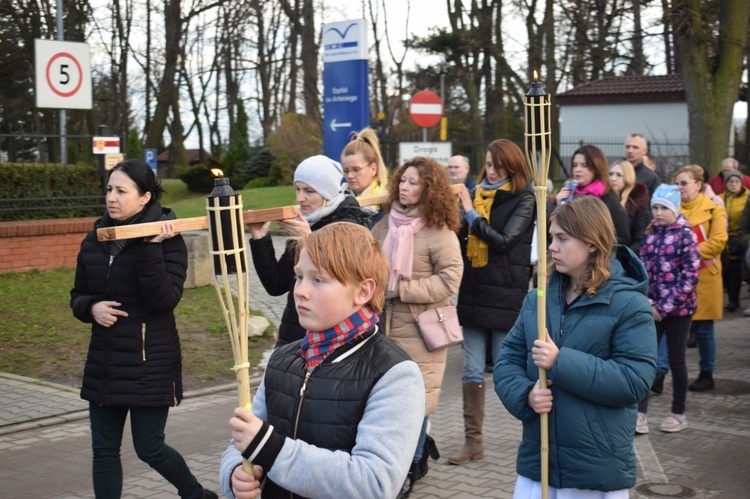 Ząbkowice Śl. Miejska Droga Krzyżowa ze św. Jadwigą i św. Janem Pawłem II 