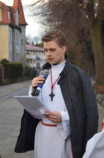 Ząbkowice Śl. Miejska Droga Krzyżowa ze św. Jadwigą i św. Janem Pawłem II 