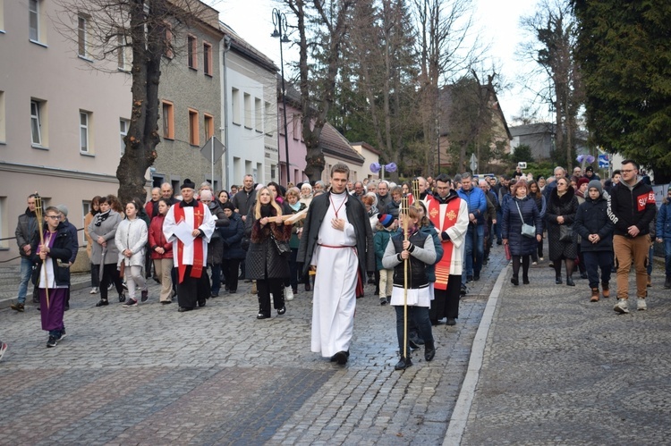 Ząbkowice Śl. Miejska Droga Krzyżowa ze św. Jadwigą i św. Janem Pawłem II 