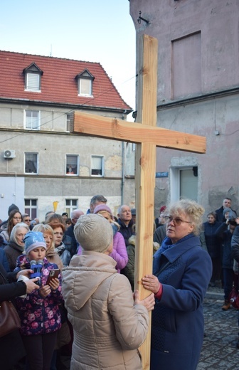Ząbkowice Śl. Miejska Droga Krzyżowa ze św. Jadwigą i św. Janem Pawłem II 