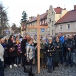 Ząbkowice Śl. Miejska Droga Krzyżowa ze św. Jadwigą i św. Janem Pawłem II 