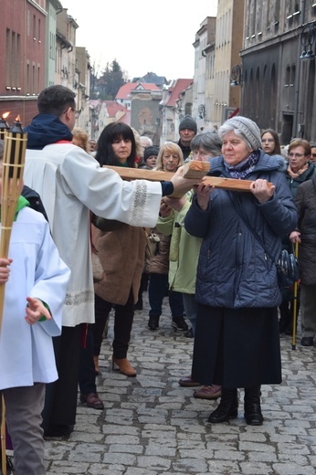 Ząbkowice Śl. Miejska Droga Krzyżowa ze św. Jadwigą i św. Janem Pawłem II 