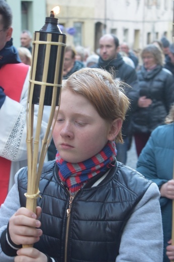 Ząbkowice Śl. Miejska Droga Krzyżowa ze św. Jadwigą i św. Janem Pawłem II 