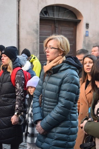 Ząbkowice Śl. Miejska Droga Krzyżowa ze św. Jadwigą i św. Janem Pawłem II 