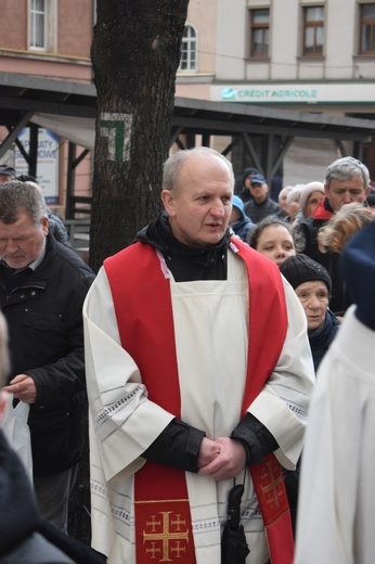 Ząbkowice Śl. Miejska Droga Krzyżowa ze św. Jadwigą i św. Janem Pawłem II 