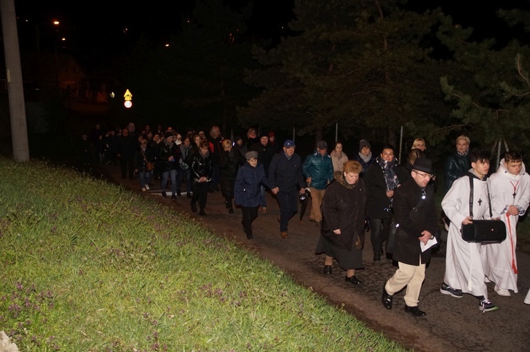 Łagiewniki. Droga Krzyżowa do trzech krzyży