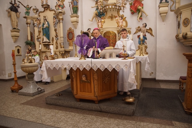 Łagiewniki. Droga Krzyżowa do trzech krzyży