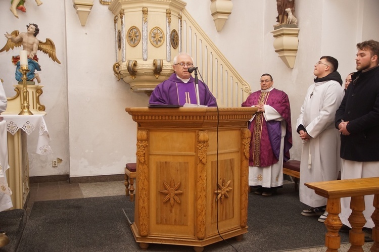 Łagiewniki. Droga Krzyżowa do trzech krzyży