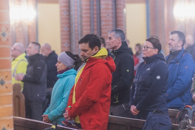 Ekstremalna Droga Krzyżowa w Bielawie