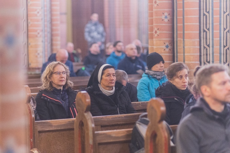 Ekstremalna Droga Krzyżowa w Bielawie