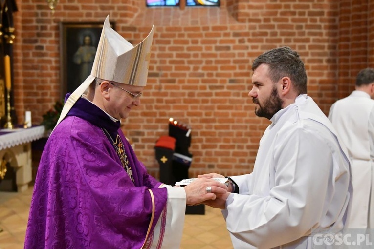 Nasza diecezja ma nowych nadzwyczajnych szafarzy Komunii Świętej