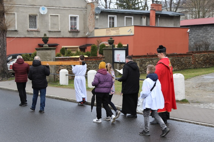 Walim. Droga Krzyżowa od kościoła do kościoła