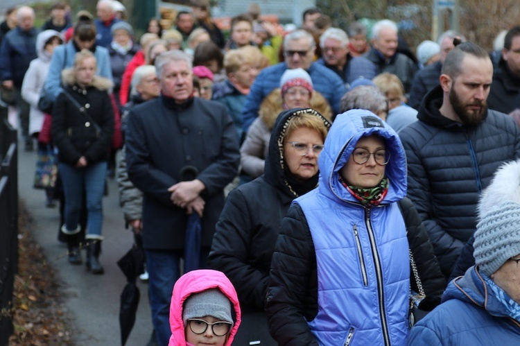 Walim. Droga Krzyżowa od kościoła do kościoła