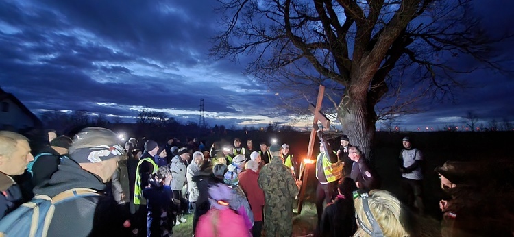 Jaroszów. Droga Krzyżowa z niezłomnymi