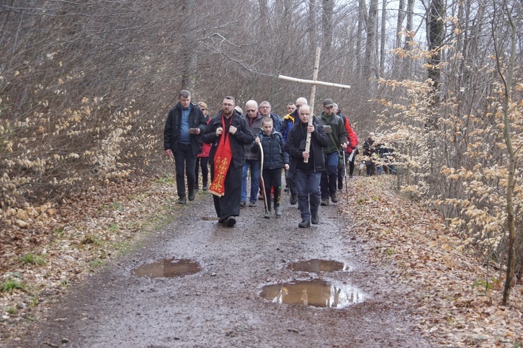 Dekanalna Droga Krzyżowa na Chełmiec