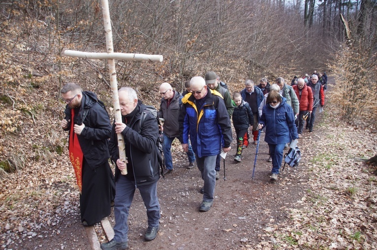 Dekanalna Droga Krzyżowa na Chełmiec