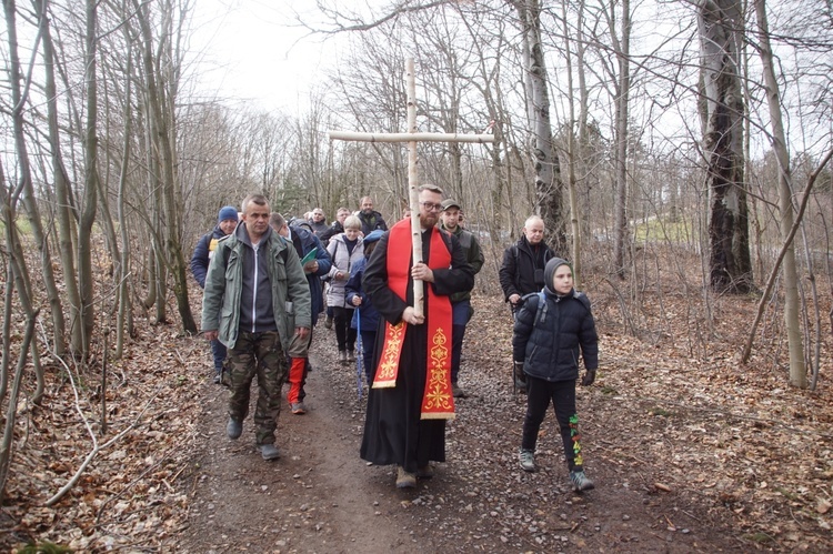 Dekanalna Droga Krzyżowa na Chełmiec