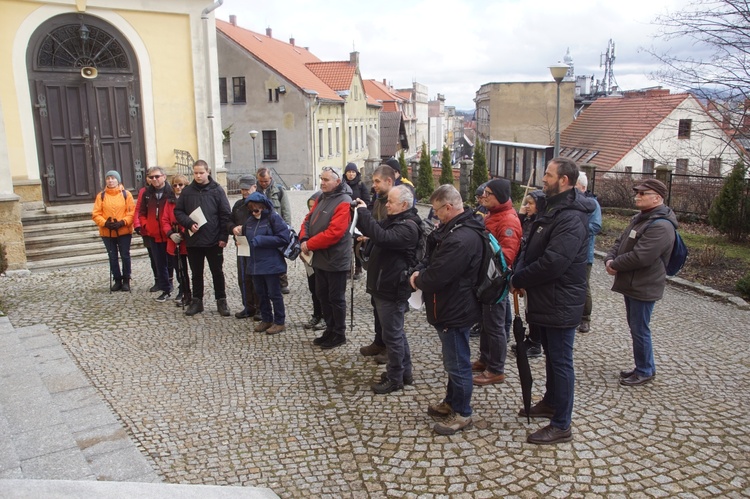 Dekanalna Droga Krzyżowa na Chełmiec