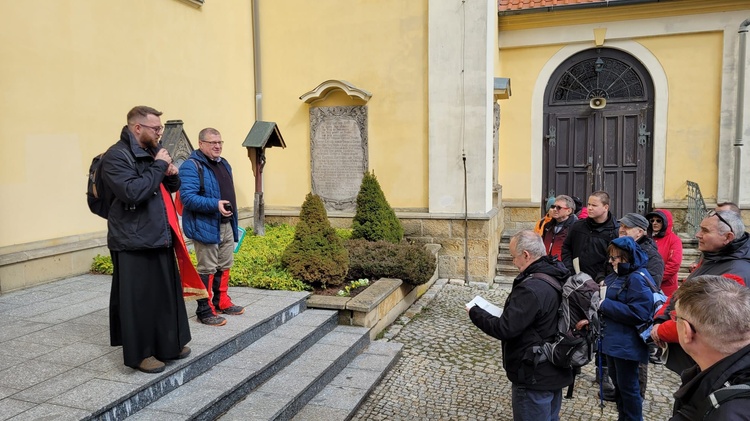 Dekanalna Droga Krzyżowa na Chełmiec