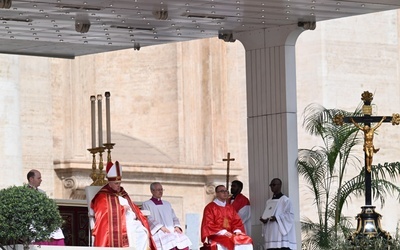 Papież w Niedzielę Palmową: odrzuceni i wykluczeni są żywymi ikonami Chrystusa