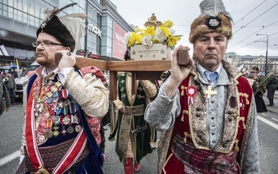 Wdzięczni mu za wszystko. Tysiące osób w warszawskim marszu w obronie Jana Pawła II