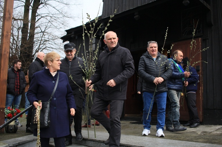 Niedziela Palmowa w Kluczu. Inauguracja sezonu lotowego gołębi