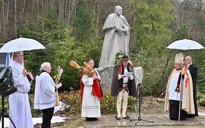 Zakopane. Kard. Dziwisz o roli górali w obronie Jana Pawła II