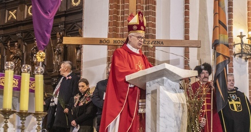 Obronić prawdę o papieżu