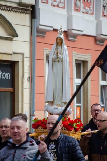 Kwietniowy różaniec z Wojownikami Maryi