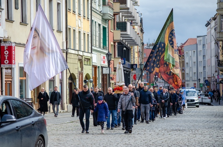 Kwietniowy różaniec z Wojownikami Maryi