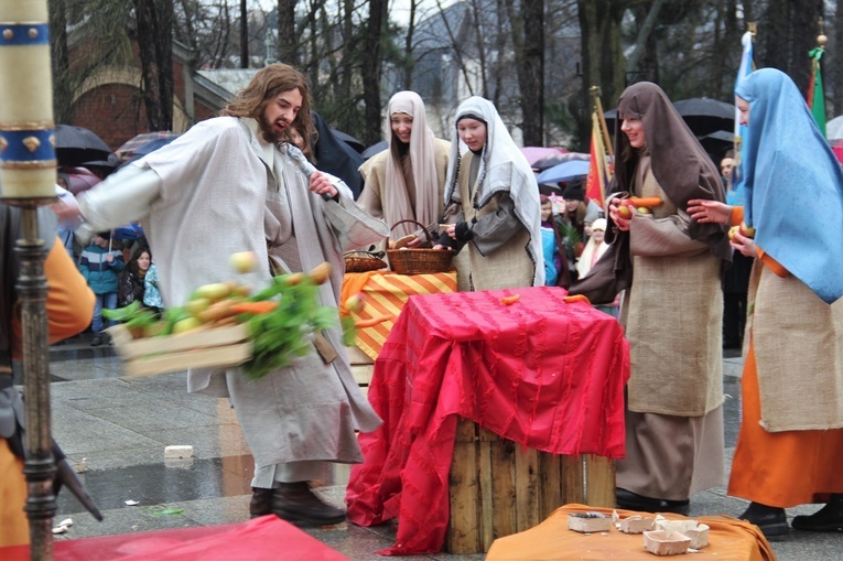 Chwalebne Misterium Męki Pańskiej w Piekarach Śl.