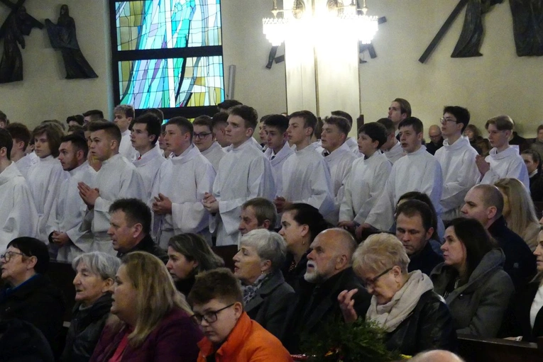 Błogosławieństwo 142 ceremoniarzy i 27 animatorów diecezji w bielskim Sercu 2023