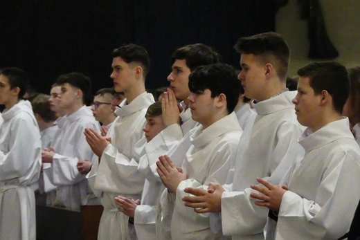 Błogosławieństwo 142 ceremoniarzy i 27 animatorów diecezji w bielskim Sercu 2023