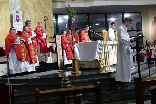 Błogosławieństwo 142 ceremoniarzy i 27 animatorów diecezji w bielskim Sercu 2023