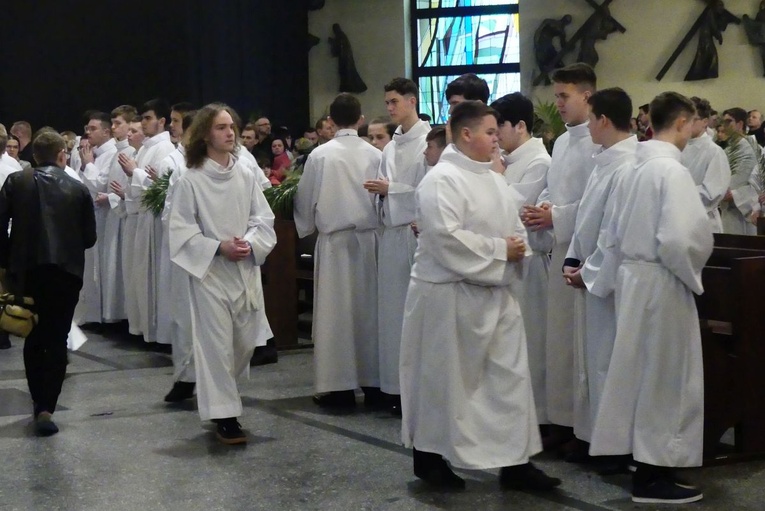 Błogosławieństwo 142 ceremoniarzy i 27 animatorów diecezji w bielskim Sercu 2023