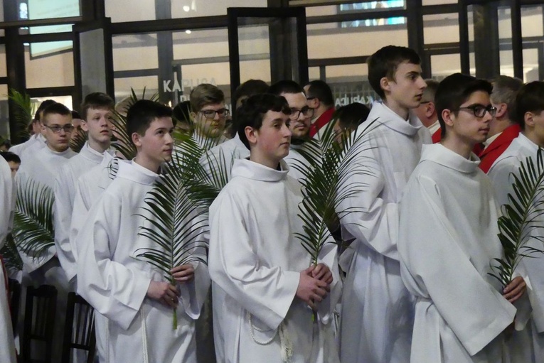 Błogosławieństwo 142 ceremoniarzy i 27 animatorów diecezji w bielskim Sercu 2023