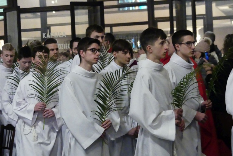 Błogosławieństwo 142 ceremoniarzy i 27 animatorów diecezji w bielskim Sercu 2023