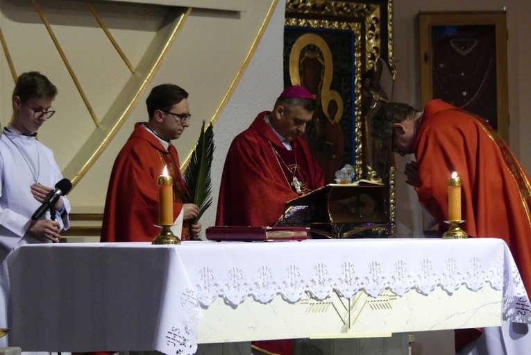 Błogosławieństwo 142 ceremoniarzy i 27 animatorów diecezji w bielskim Sercu 2023