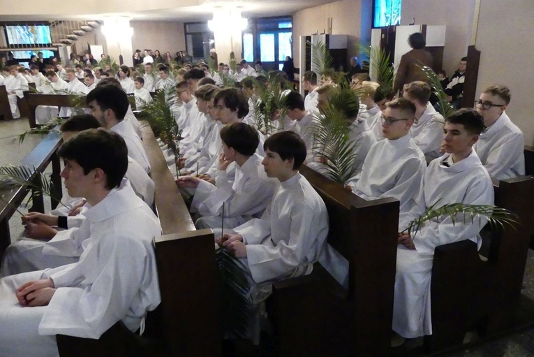 Błogosławieństwo 142 ceremoniarzy i 27 animatorów diecezji w bielskim Sercu 2023