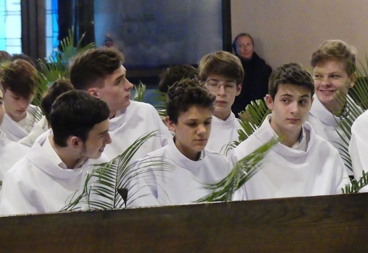 Błogosławieństwo 142 ceremoniarzy i 27 animatorów diecezji w bielskim Sercu 2023