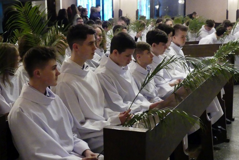 Błogosławieństwo 142 ceremoniarzy i 27 animatorów diecezji w bielskim Sercu 2023