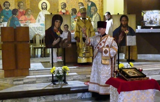 Abp Eugeniusz Popowicz odwiedził greckokatolicki ośrodek duszpasterski na Leszczynach