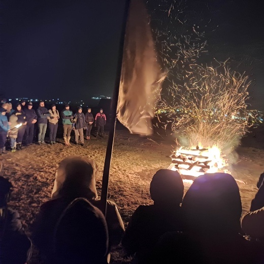 Watra pamięci dla św. Jana Pawła II w Nowym Targu