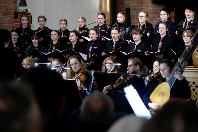 Koncert pasyjny w konkatedrze św. Jakuba w Olsztynie
