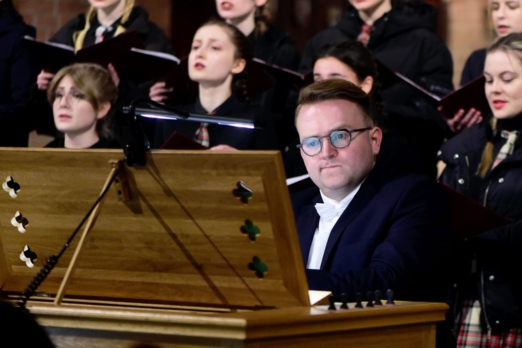 Koncert pasyjny w konkatedrze św. Jakuba w Olsztynie