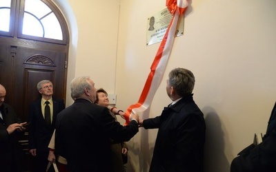 Odsłonięcie pamiątkowej tablicy w UGiM Nisko.