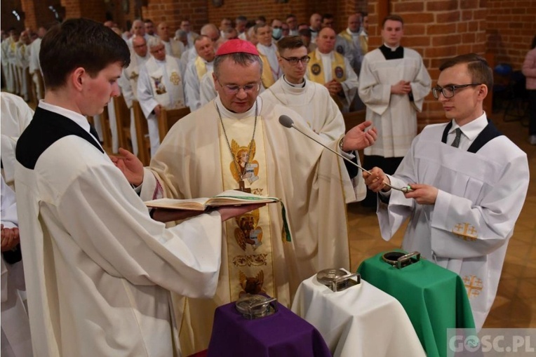 Wielki Czwartek: Msza Krzyżma w gorzowskiej katedrze 