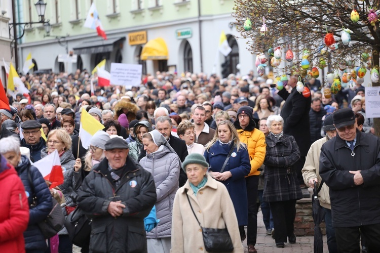 Marsz w obronie dziedzictwa Jana Pawła II