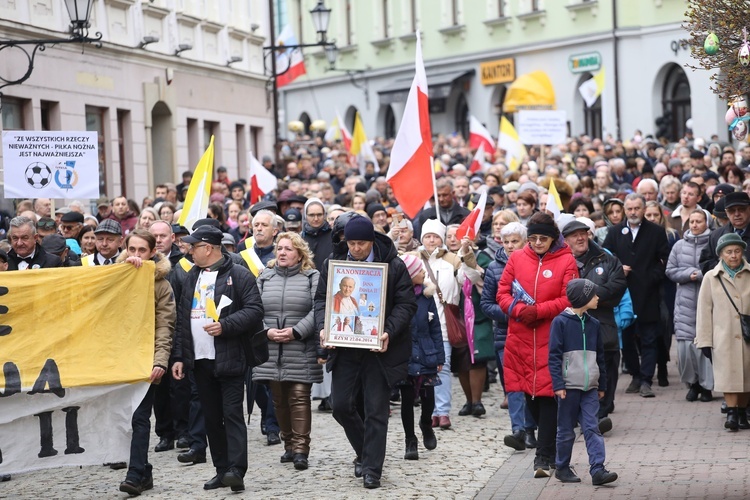 Marsz w obronie dziedzictwa Jana Pawła II